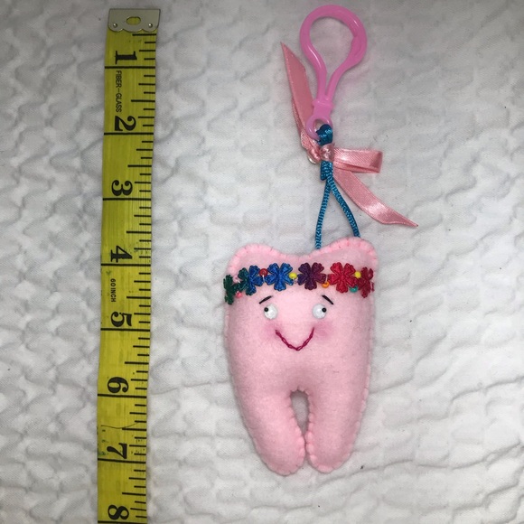Tooth keychain - Picture 3 of 5